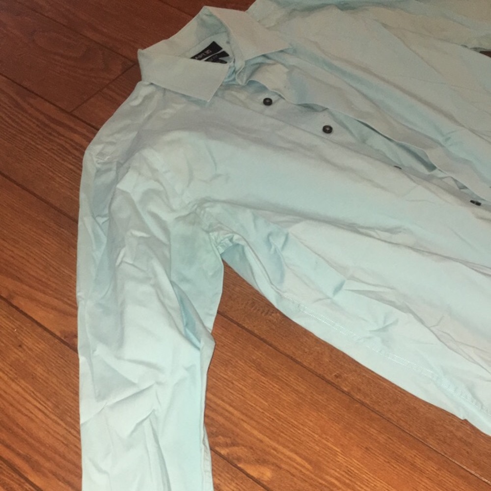Button down - Picture 2 of 2